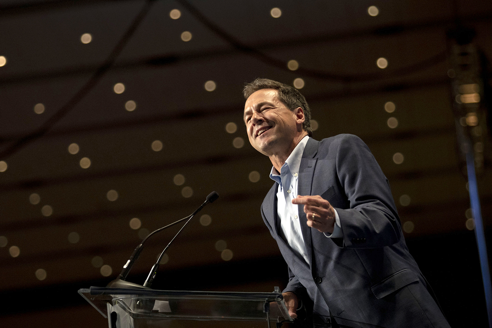 Governor Bullock at an Iowa Democratic Party Hall of Fame event in 2019.