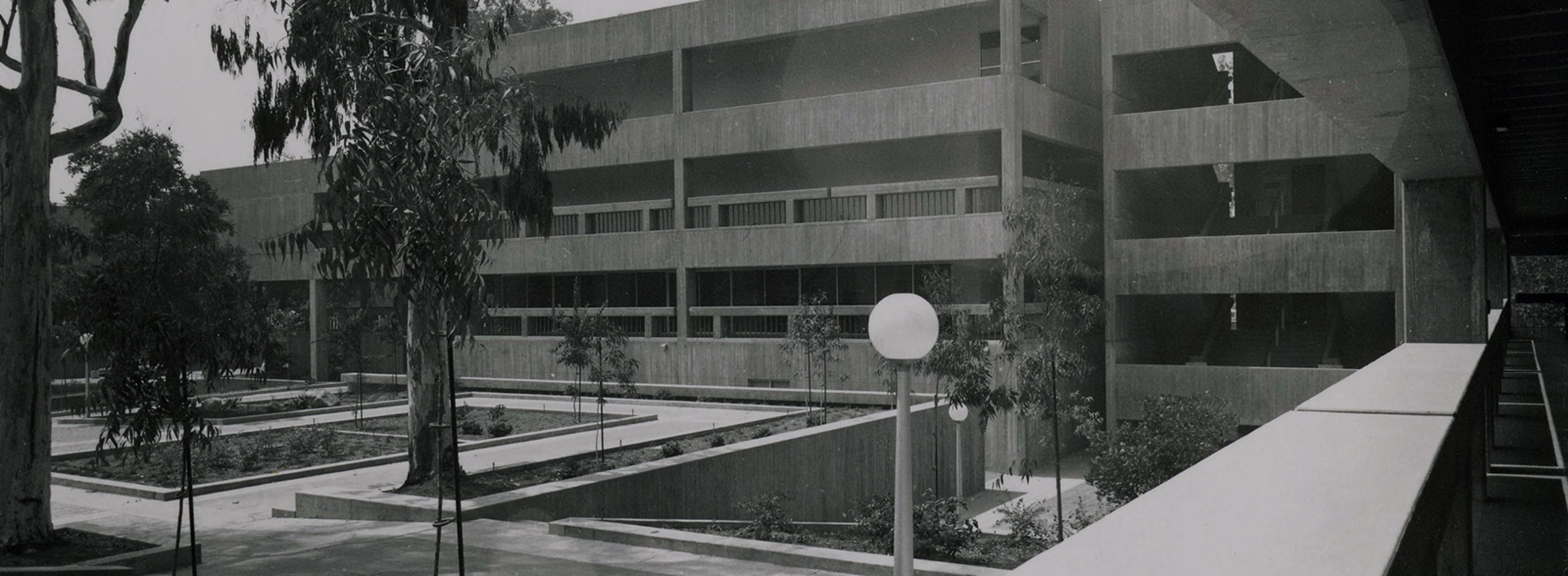 In the 1950s, CMC started a dual-degree program in management and engineering with Stanford.