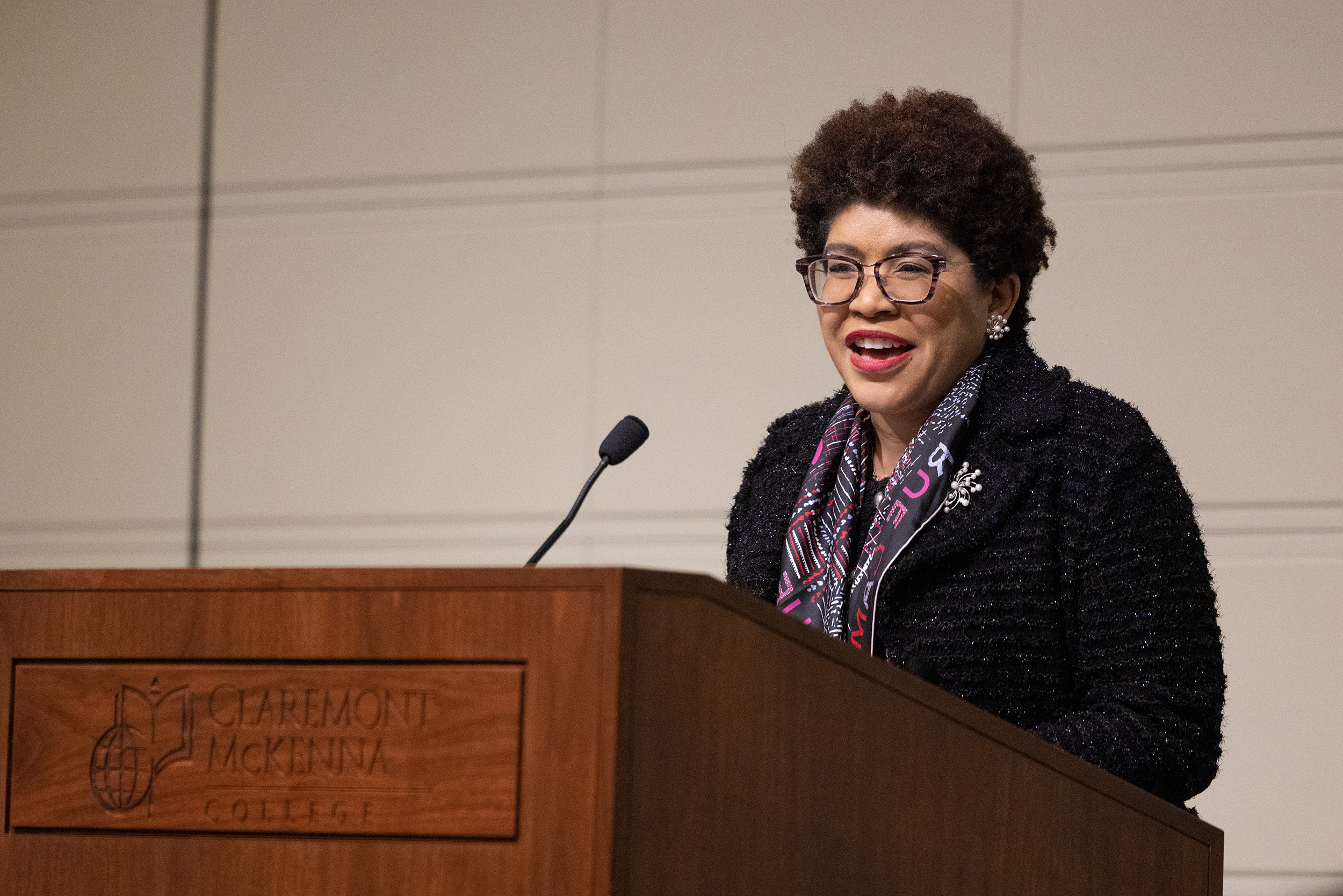 Tamara Lawson ’92 delivering Commemorative Lecture at the Ath.
