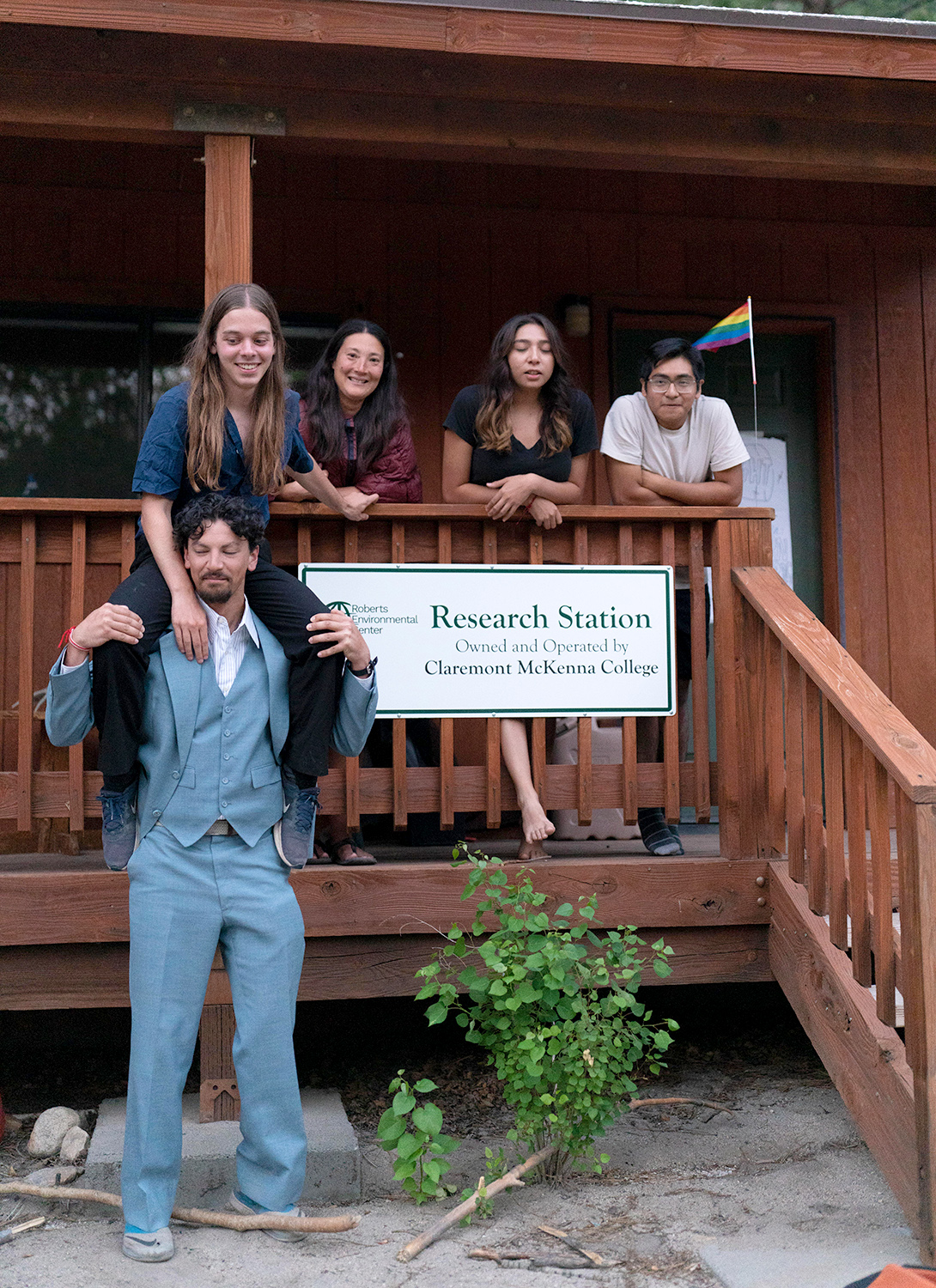 Eastern Sierra becomes outdoor lab for Roberts Environmental Center students.