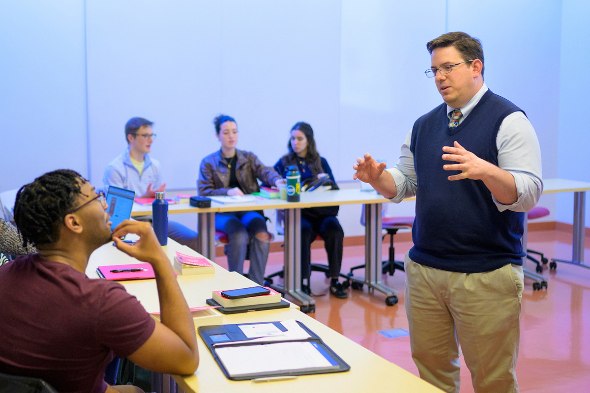 Professor Andy Sinclair addressing class.