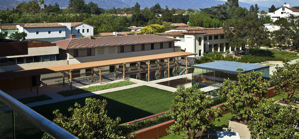 Claremont Mckenna College Logo