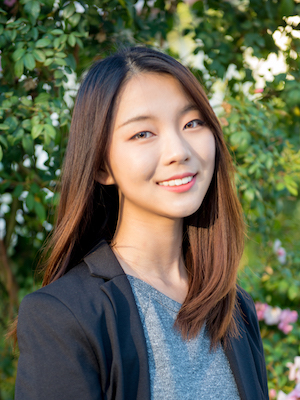 Headshot of student journalist Yujia Yao