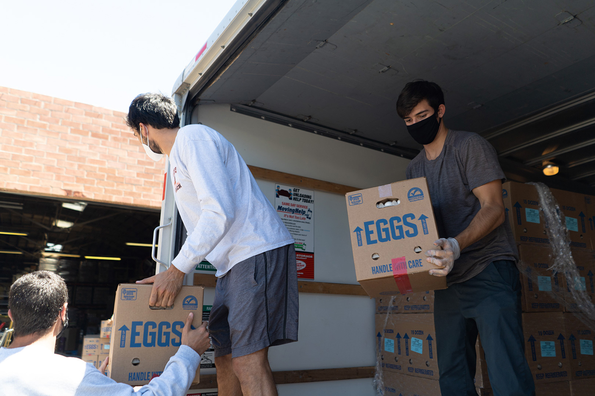 CMC alumni delivering food