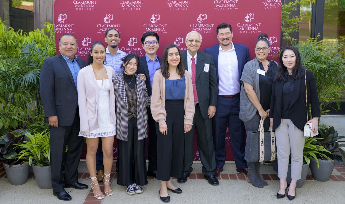 CMC community members line up to take photos with Prof. Marc Massoud P’89.