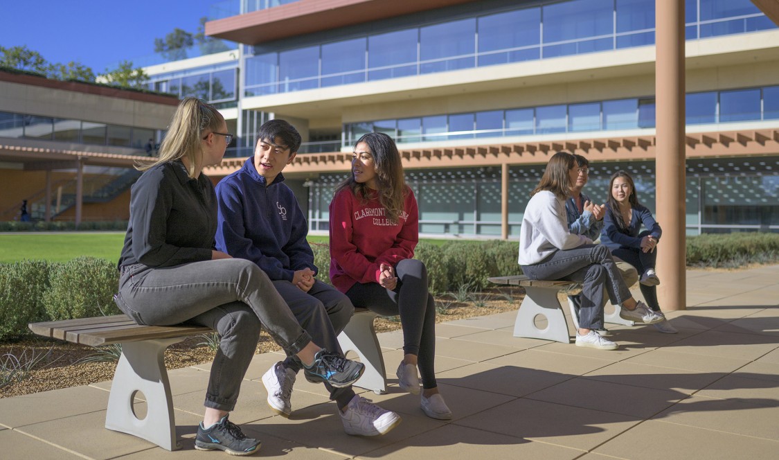 CMC raises nearly $1.1 billion, shattering fund-raising record for liberal arts colleges.