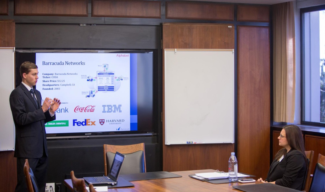 Campbell M’16 during his pitch session