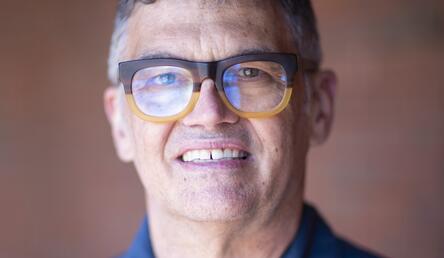 Headshot of Dan Koeppel.