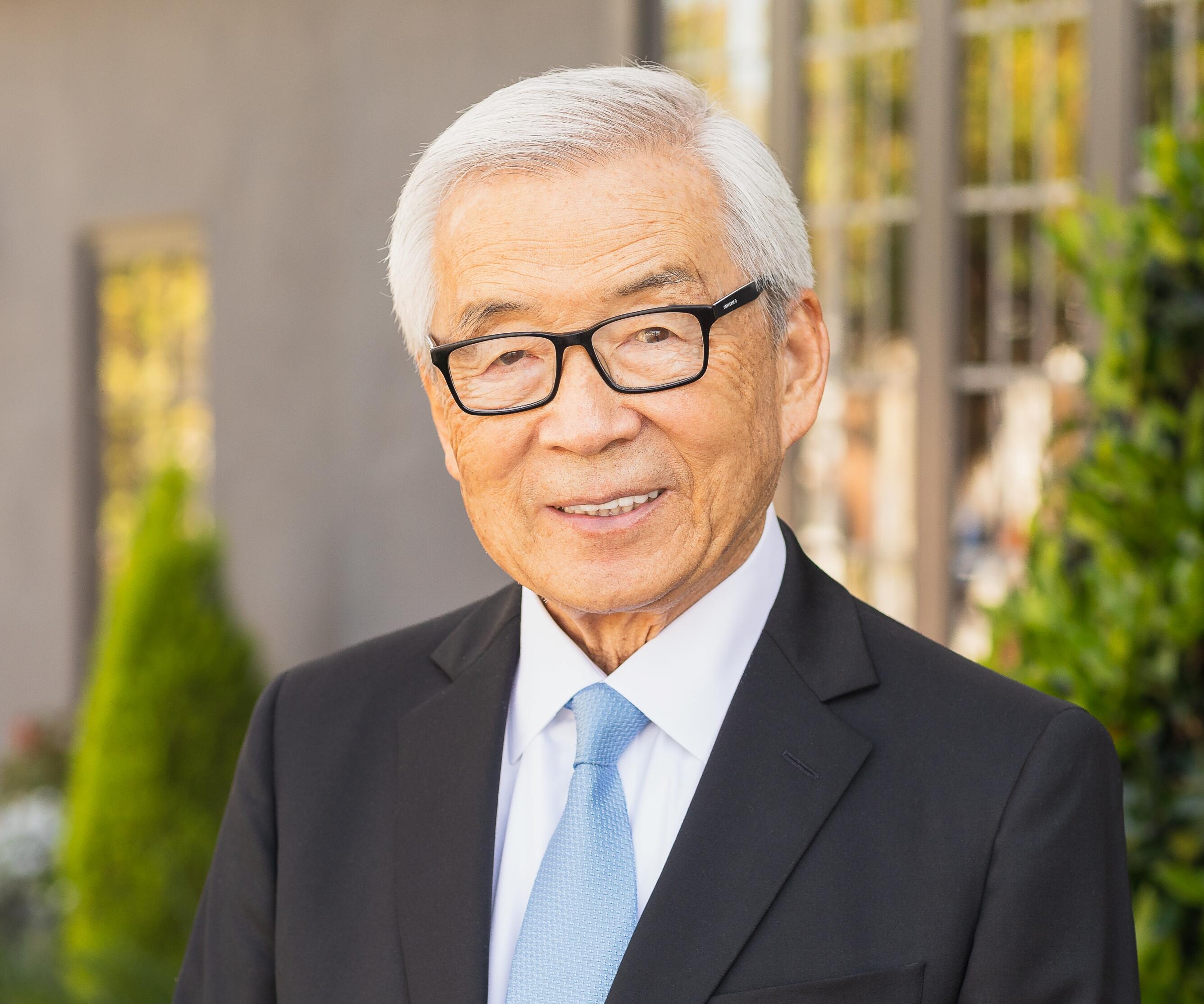 Headshot of Sam Mihara.