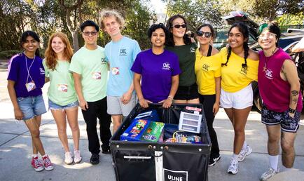 Students helping with move-in
