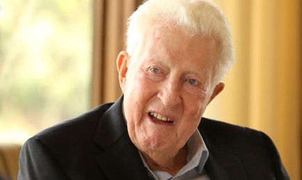 Robert L. Emett ’50, CMC life trustee and generous benefactor, dies at 93