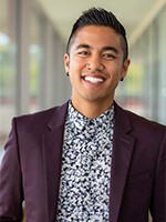 Portrait of Sean Rollolazo on campus.