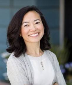 Jennifer Lew ’94, P’25 
