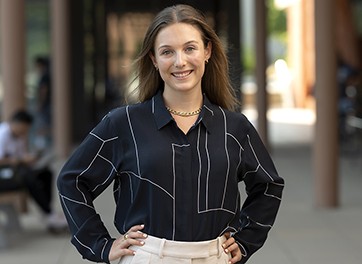 Annie Raines ’22 photographed near Kravis Center.